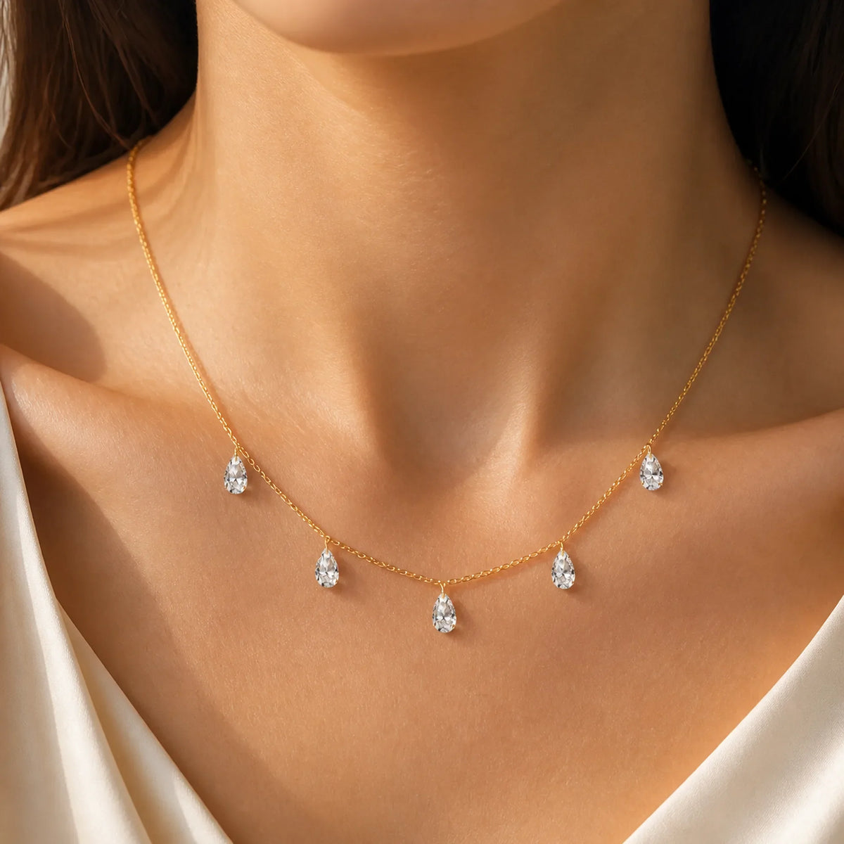 Selunyra Diamond Pendant Necklace wearing image 1