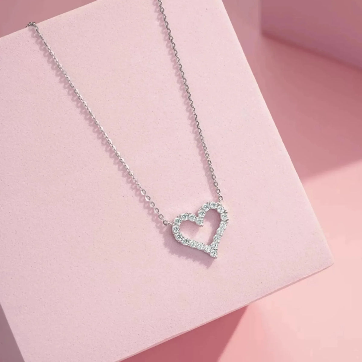 Selunyra Diamond Heart Necklace product image 6