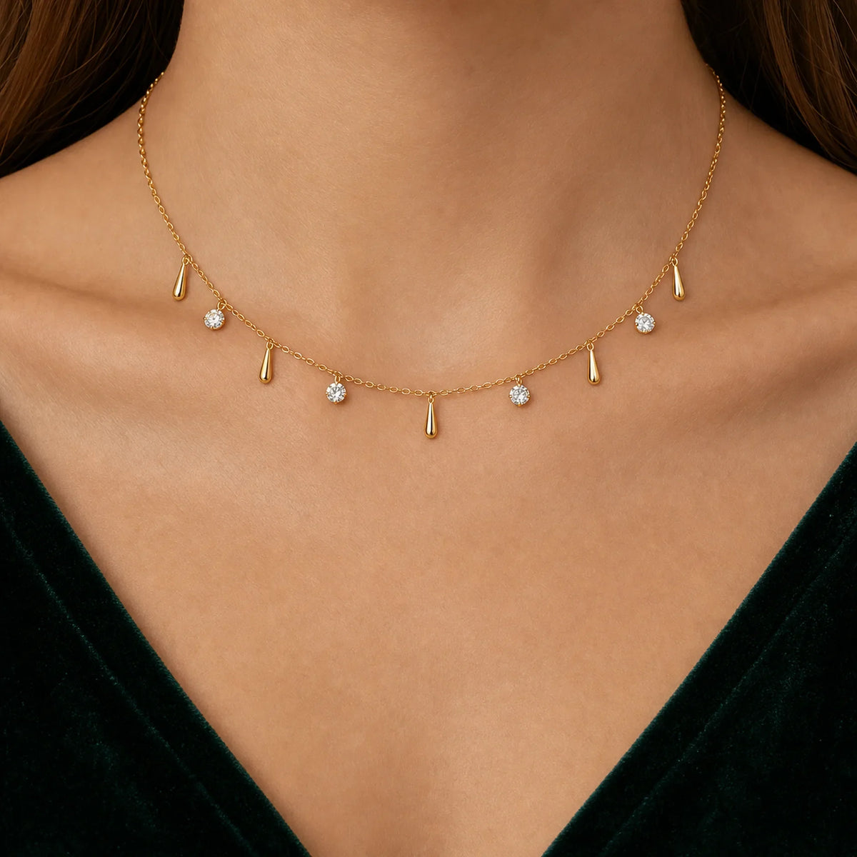 Selunyra Hermes Necklace wearing image 2