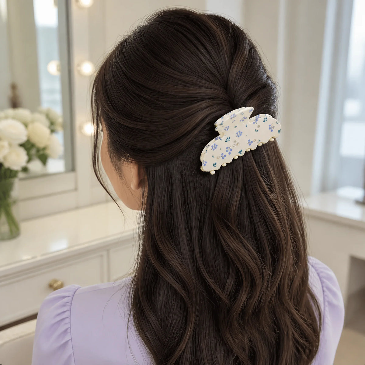 Selunyra Cherry Claw Clip wearing image 1