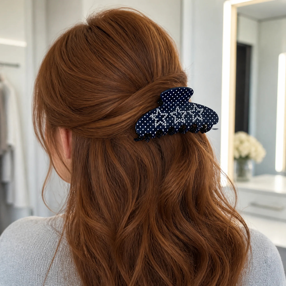Selunyra Blue Star Clip wearing image 1
