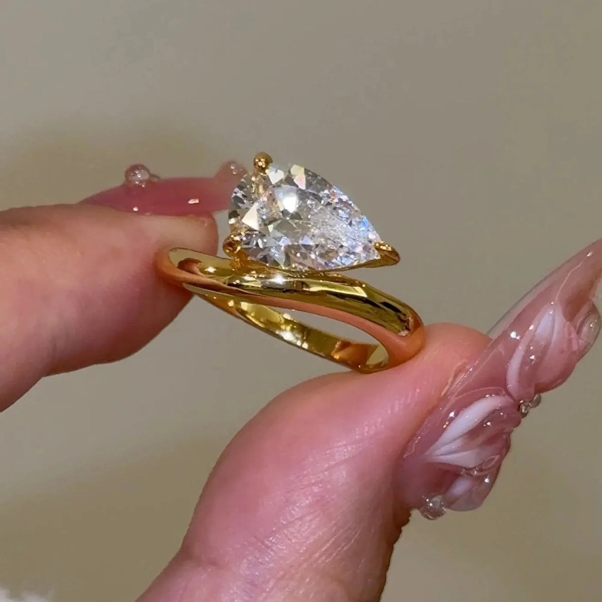 Selunyra Alba Ring product view 4