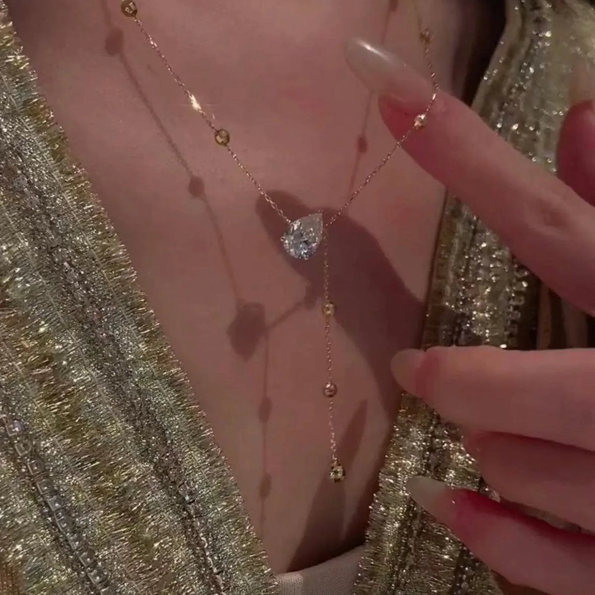 Selunyra Oval T Necklace product view 2