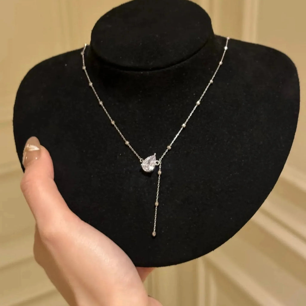 Selunyra Oval T Necklace product view 3
