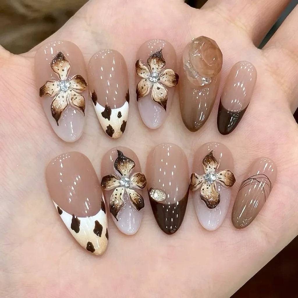 Selunyra Amber Iris Nails product image 1