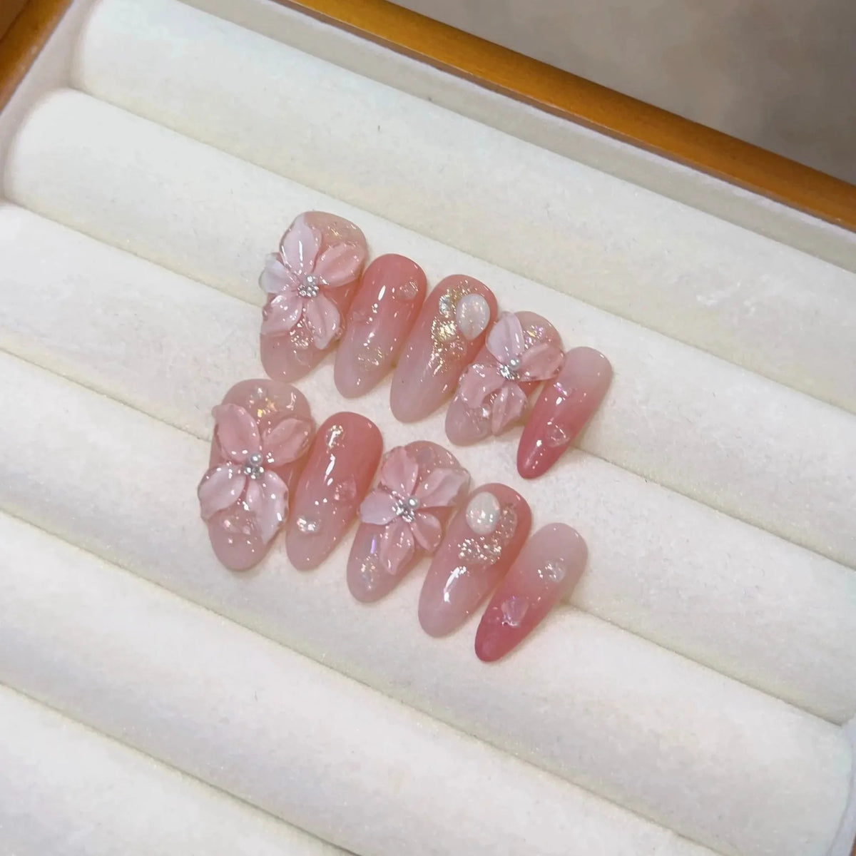 Selunyra Baby Pink Sakura Nails product image 2