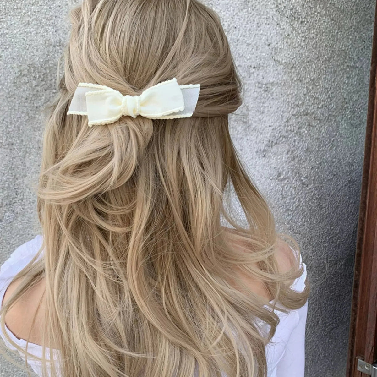 Selunyra Bow Clip product image 2