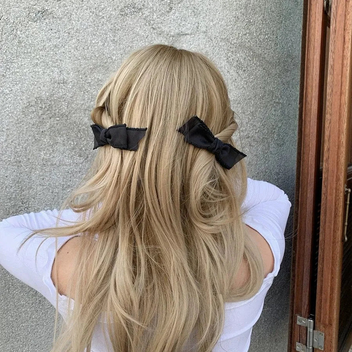 Selunyra Bow Clip product image 3