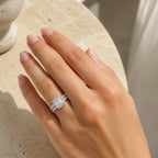 Selunyra Chicago Ring Set worn on hand 2