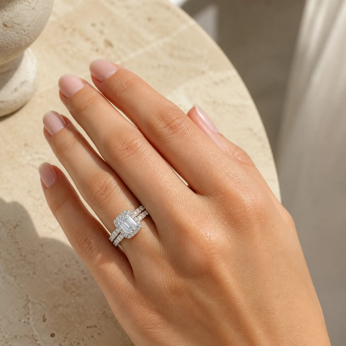 Selunyra Chicago Ring Set worn on hand 2