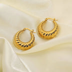 Selunyra Croissant Earrings product view
