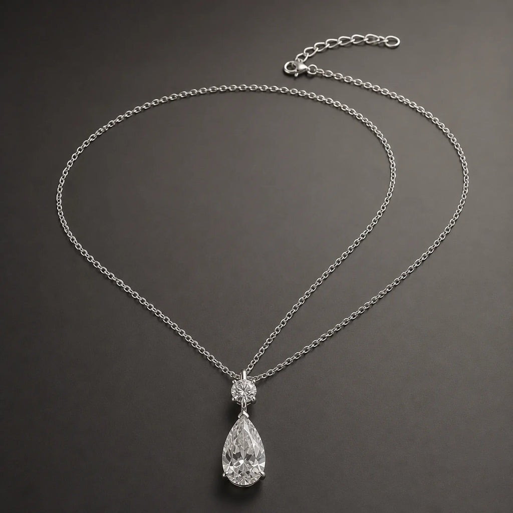 Selunyra Drop Diamond silver pear-cut necklace