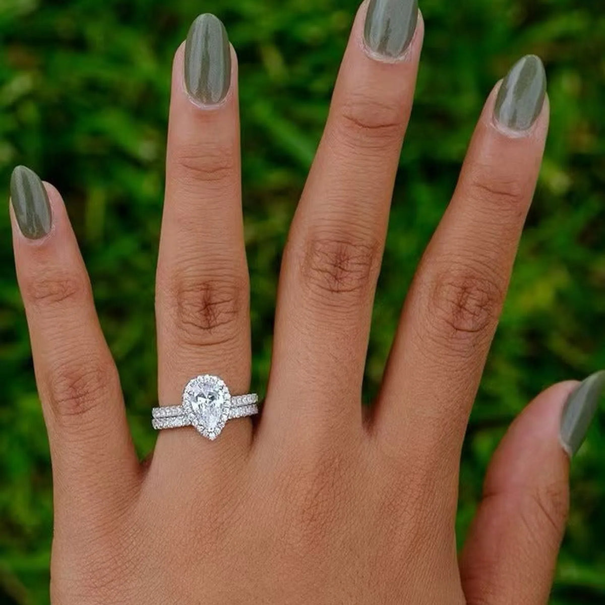 Selunyra silver Miaa pear two-ring set worn on hand