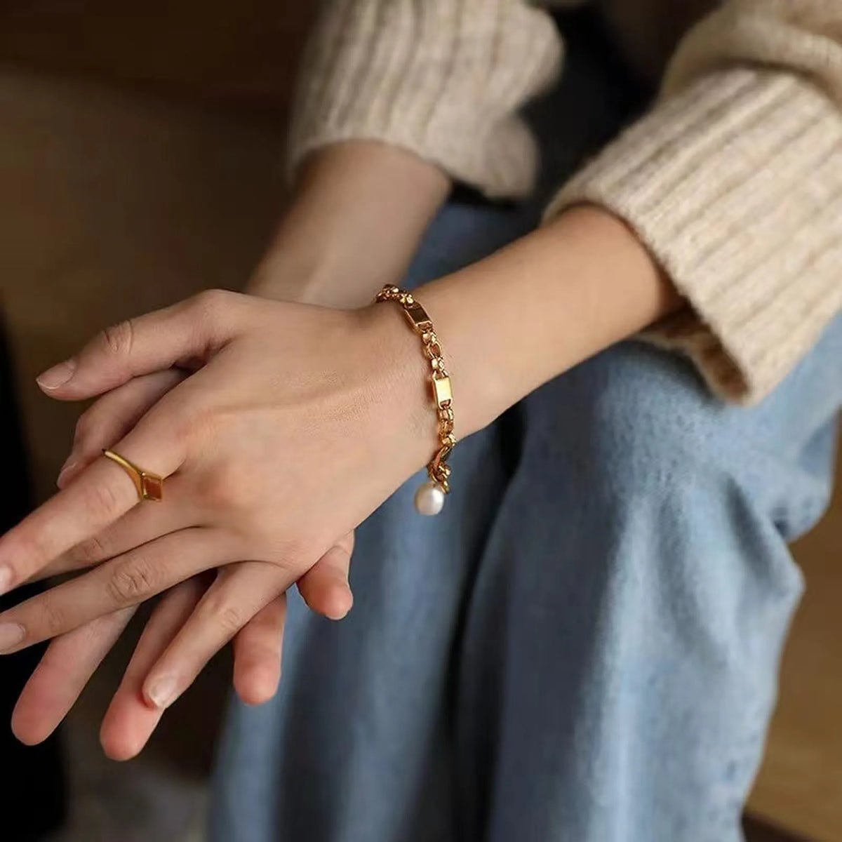 Selunyra Pearl Bracelet casual wrist styling