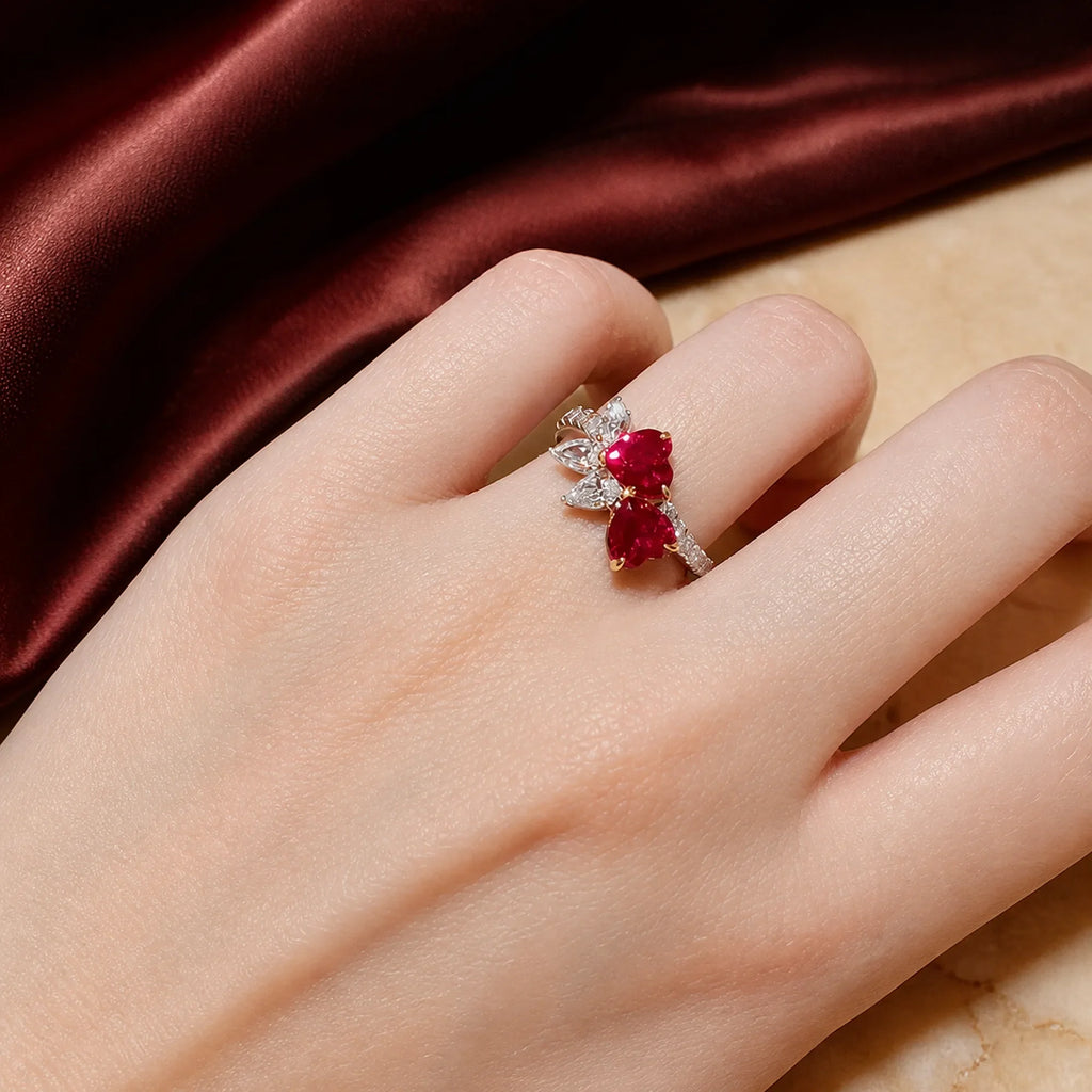 Selunyra Redia ring worn on hand