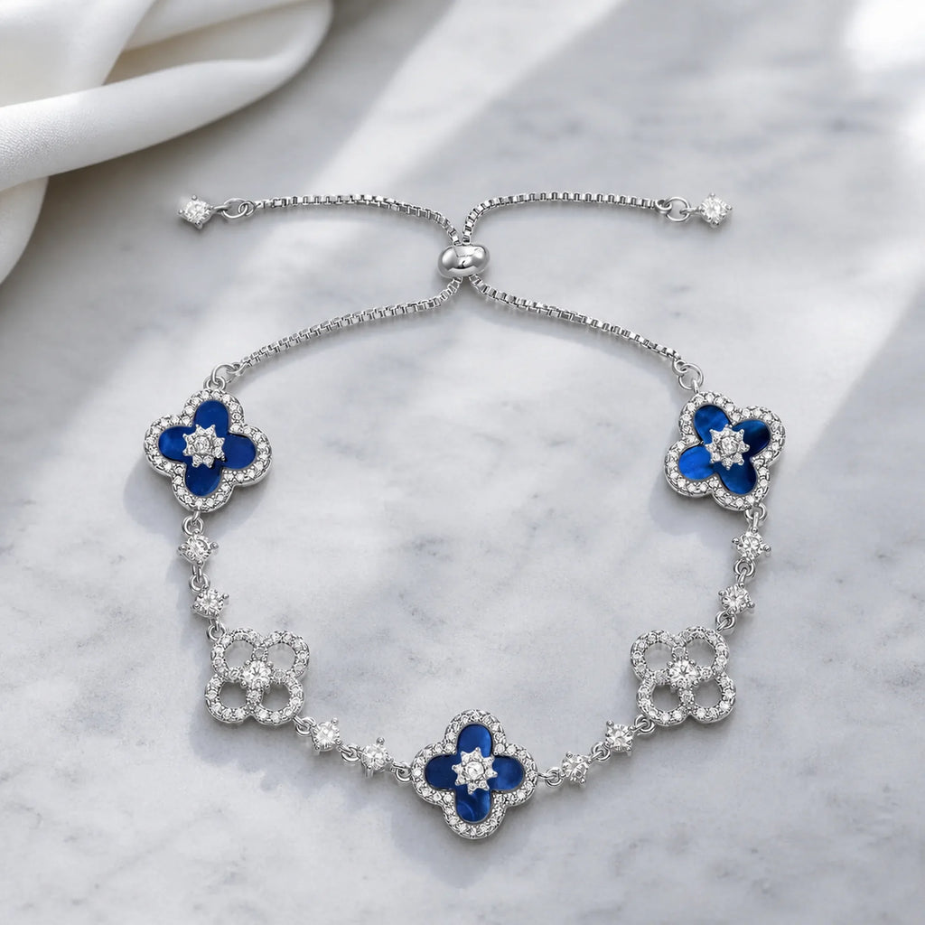 Selunyra Royal Blue Cleef bracelet in silver – product view