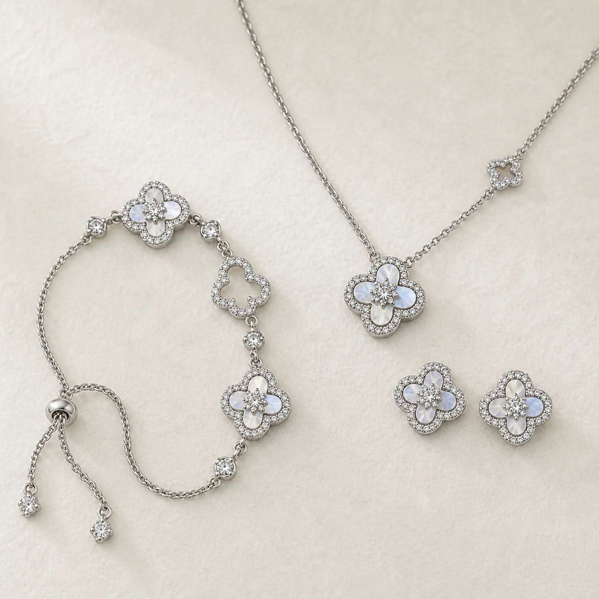 Selunyra Sakura Cleef Set in Silver
