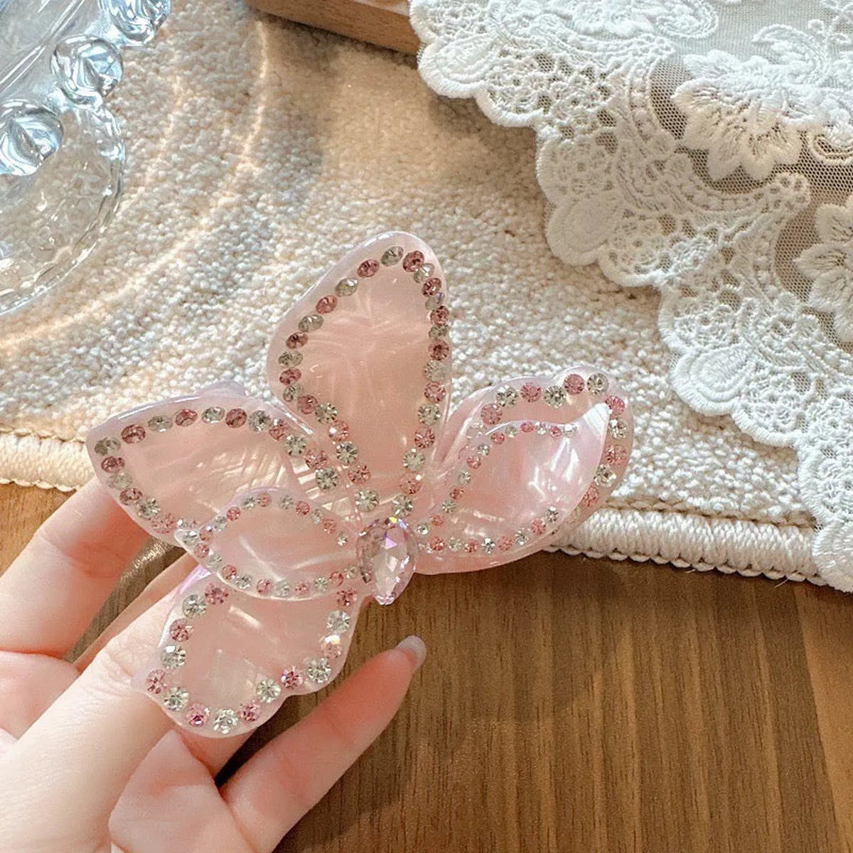 Selunyra Sweetheart Clip In Love Bug pink detail