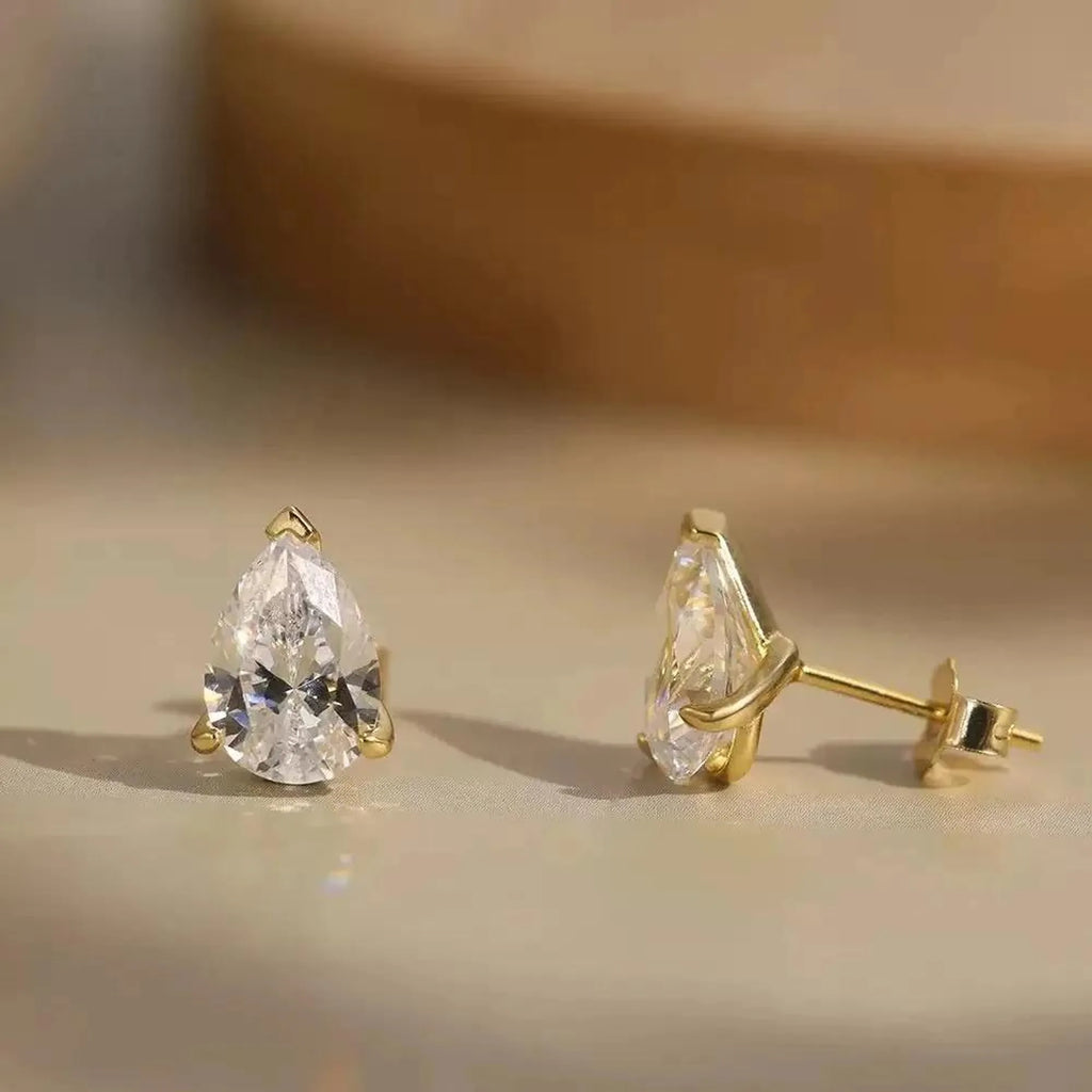 Selunyra Teardrop Diamond Necklace product image 4
