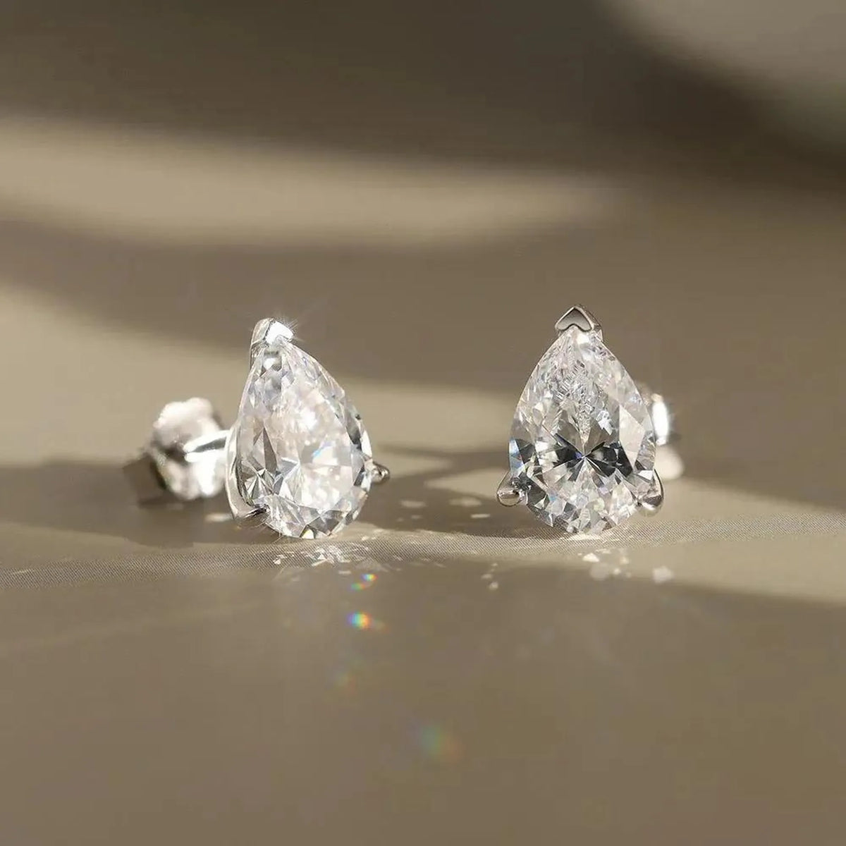 Selunyra Teardrop Diamond Necklace product image 5